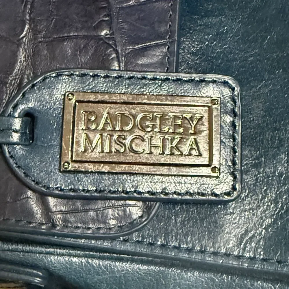 Badgley Mischka Green Croc Embossed Leather Flap Satchel purse Hobo